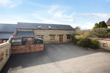 Careys Road, Pury End, NN12