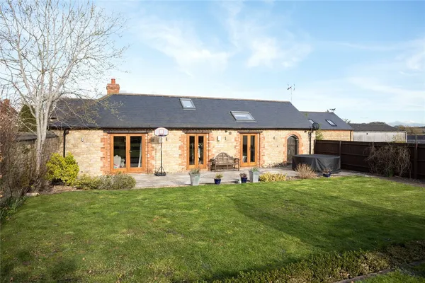 Careys Road, Pury End, NN12 photo 16