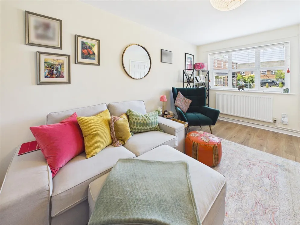 Property carousel item 4