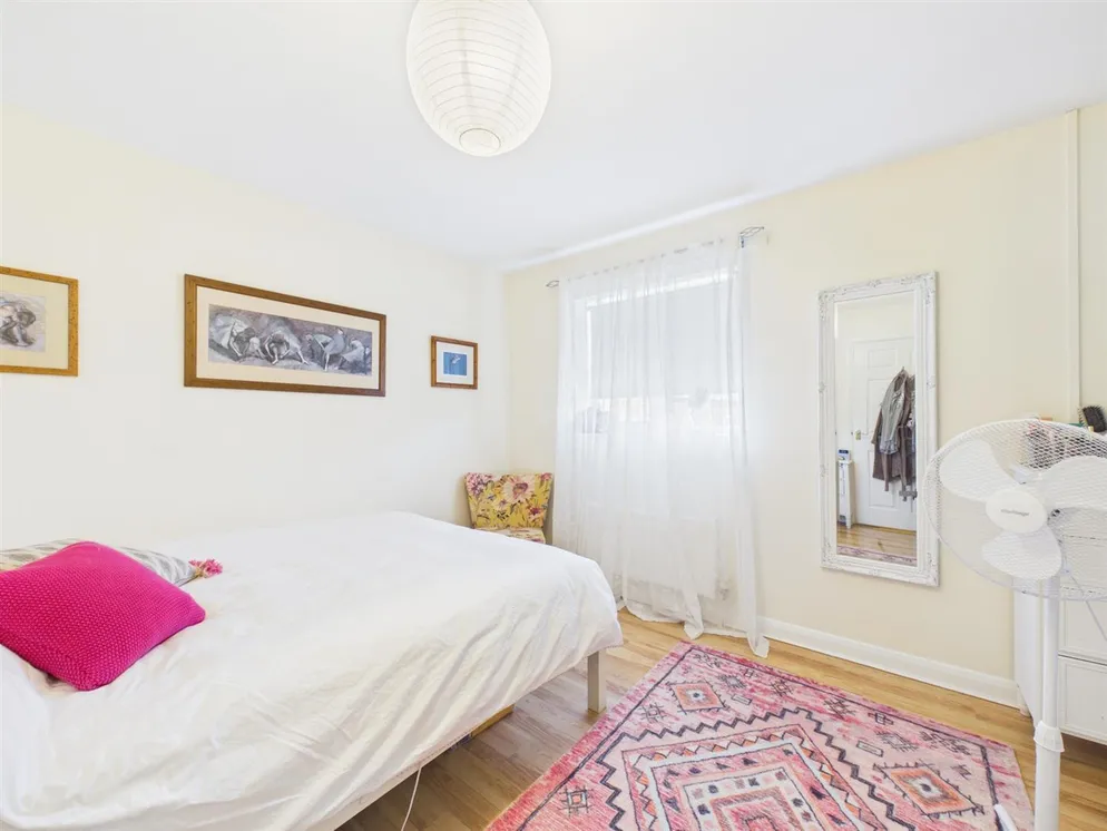 Property carousel item 12