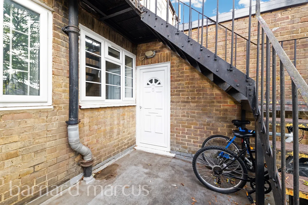 London Road, Morden