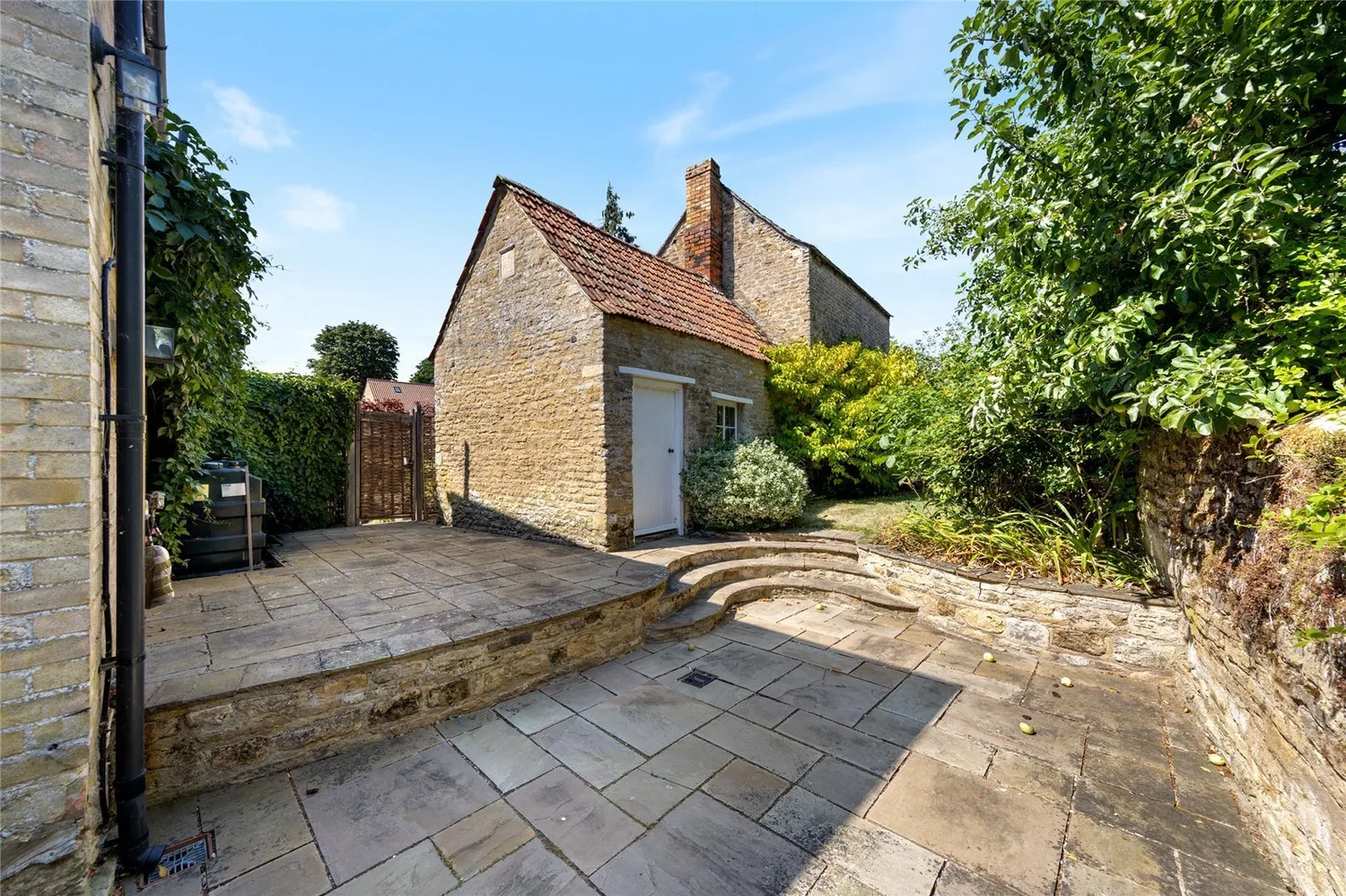 Main Street, Woodnewton, PE8 photo 14