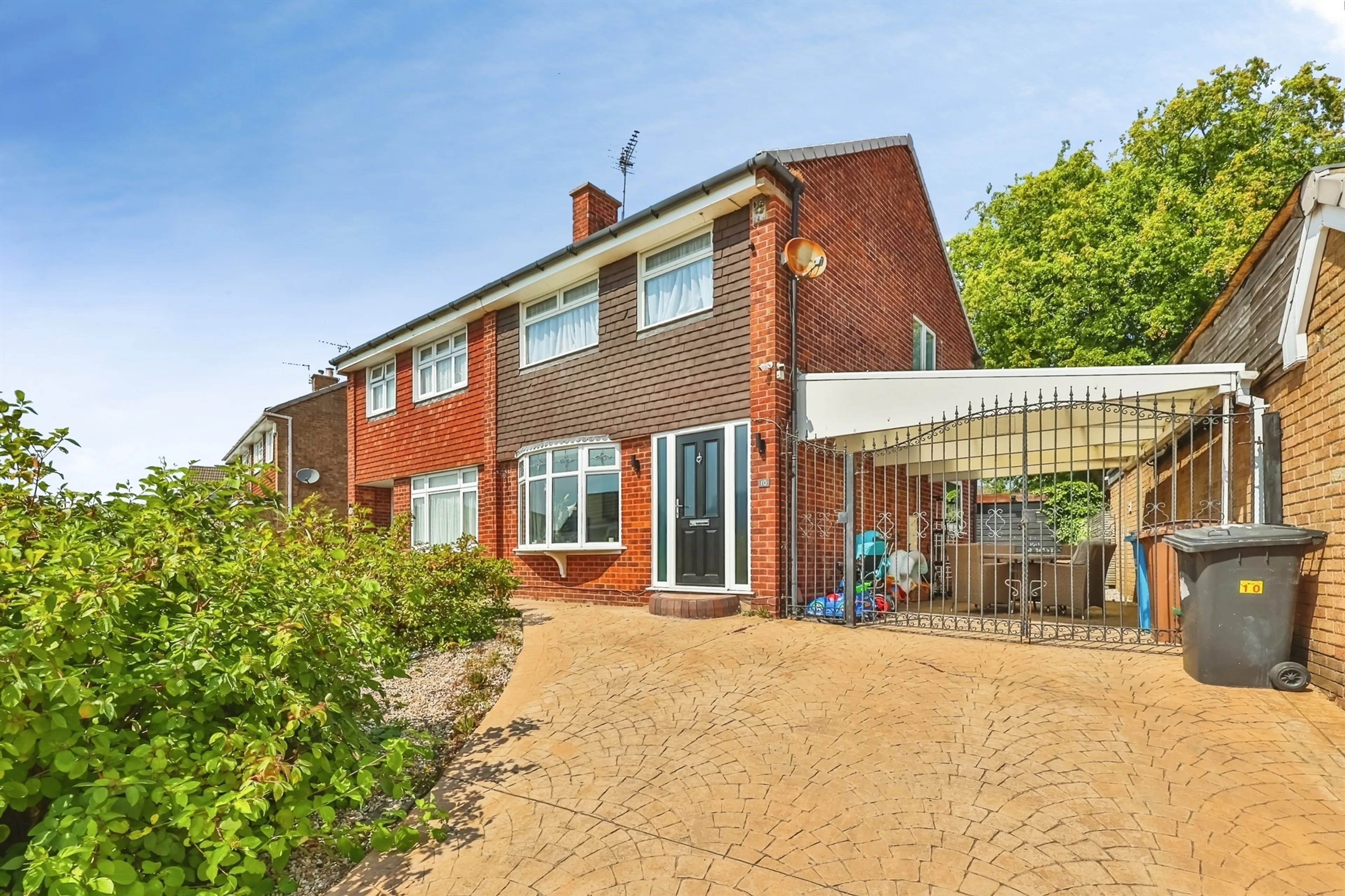 Property photo 0