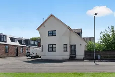 Bentinck Street, Galston