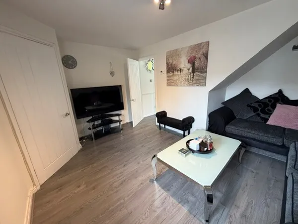 Prestwick Close, Luton, Beds