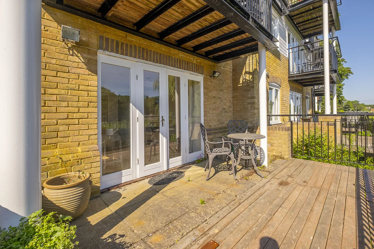 Manor Road, Teddington, TW11 photo 5