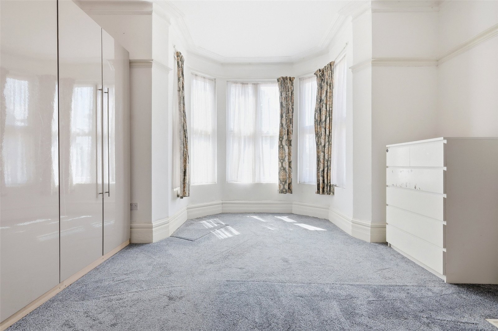 Aldersbrook Road, London, E12 Image 14