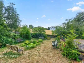 Rose Hill, Dorking thumb 2