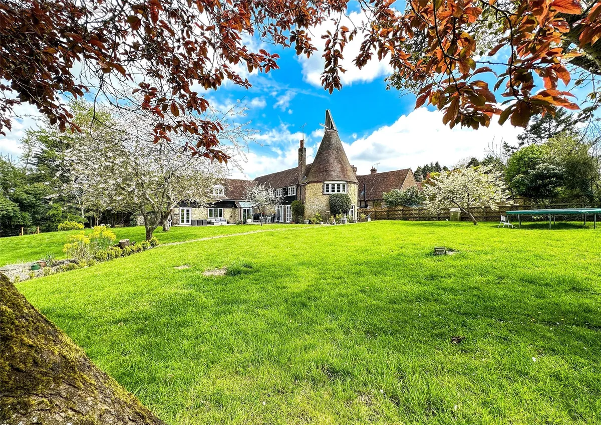 London Road, Westerham, TN16