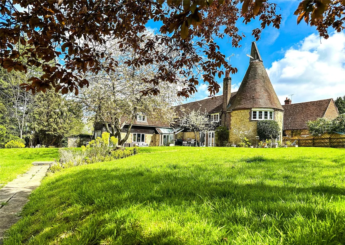 London Road, Westerham, TN16