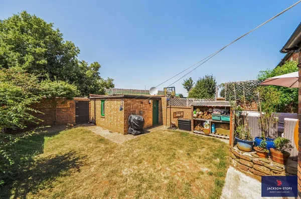 Beech Avenue, Northampton, NN3 photo 3