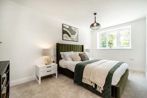 Brooklands Road, Weybridge, KT13 photo 6