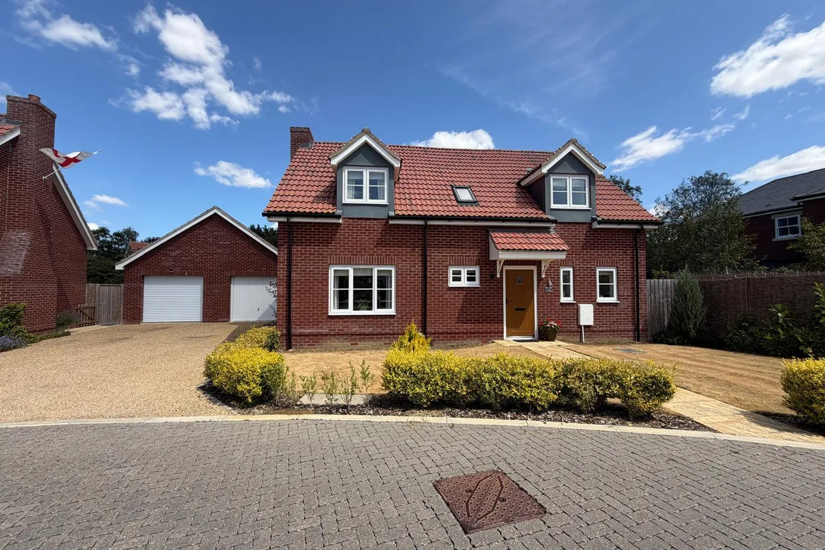 Platinum Drive, Badwell Ash, Bury St. Edmunds
