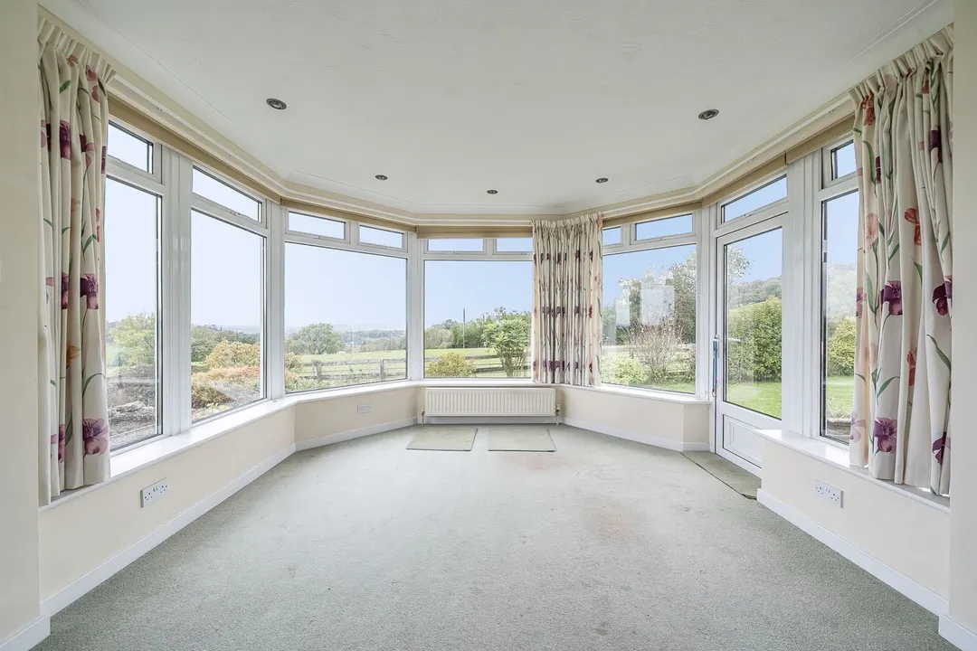 https://mr0.homeflow-assets.co.uk/files/photo/image/47917/3817/_x_/52385365.jpg