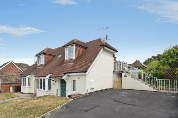 Hillside Road, HASLEMERE, Surrey, GU27
