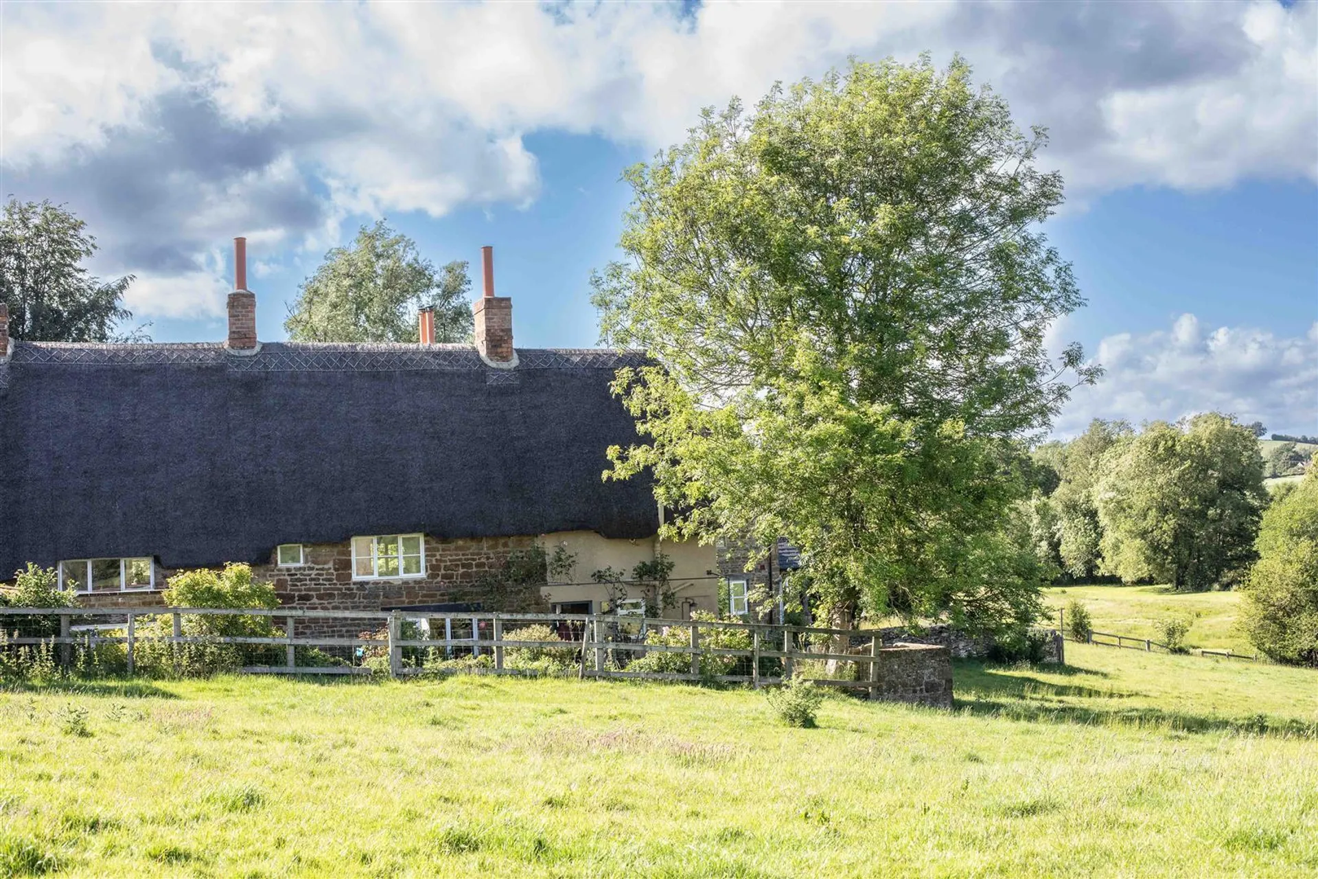 Property photo top 0