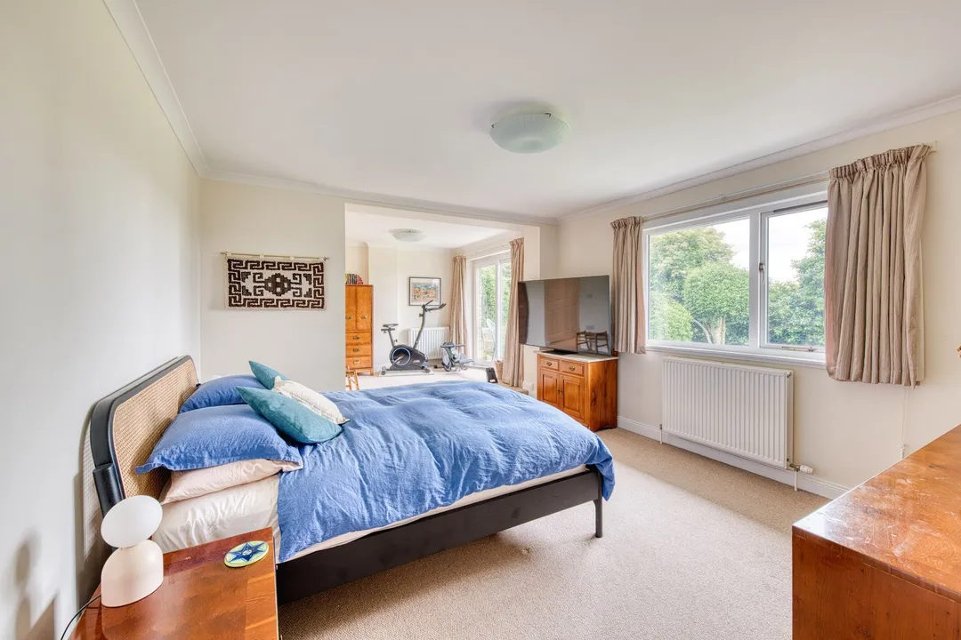 https://mr0.homeflow-assets.co.uk/files/photo/image/47918/0246/_x_/DSC_2237_HDR-82.jpg