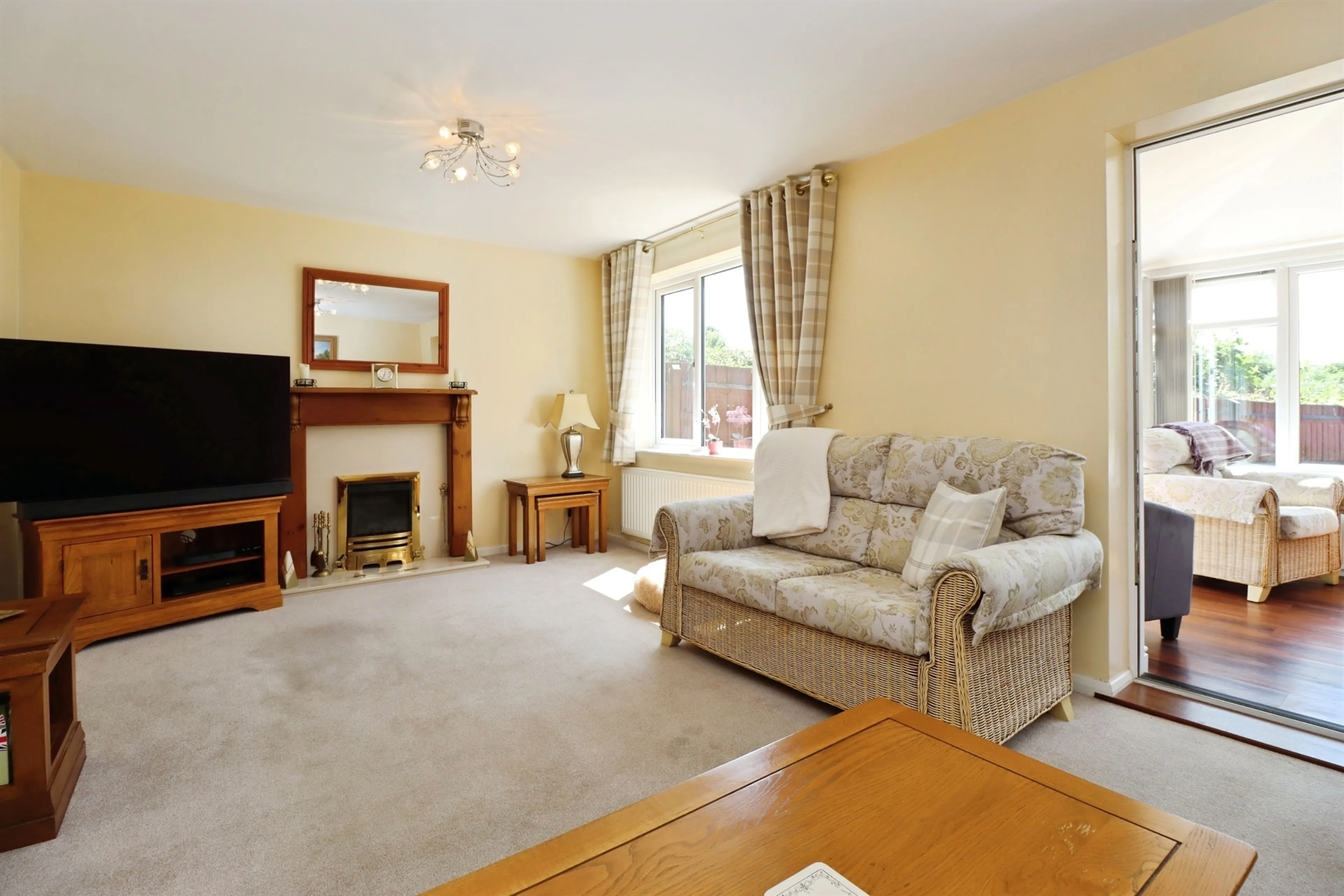 Property at Leighton Close, Wellingborough