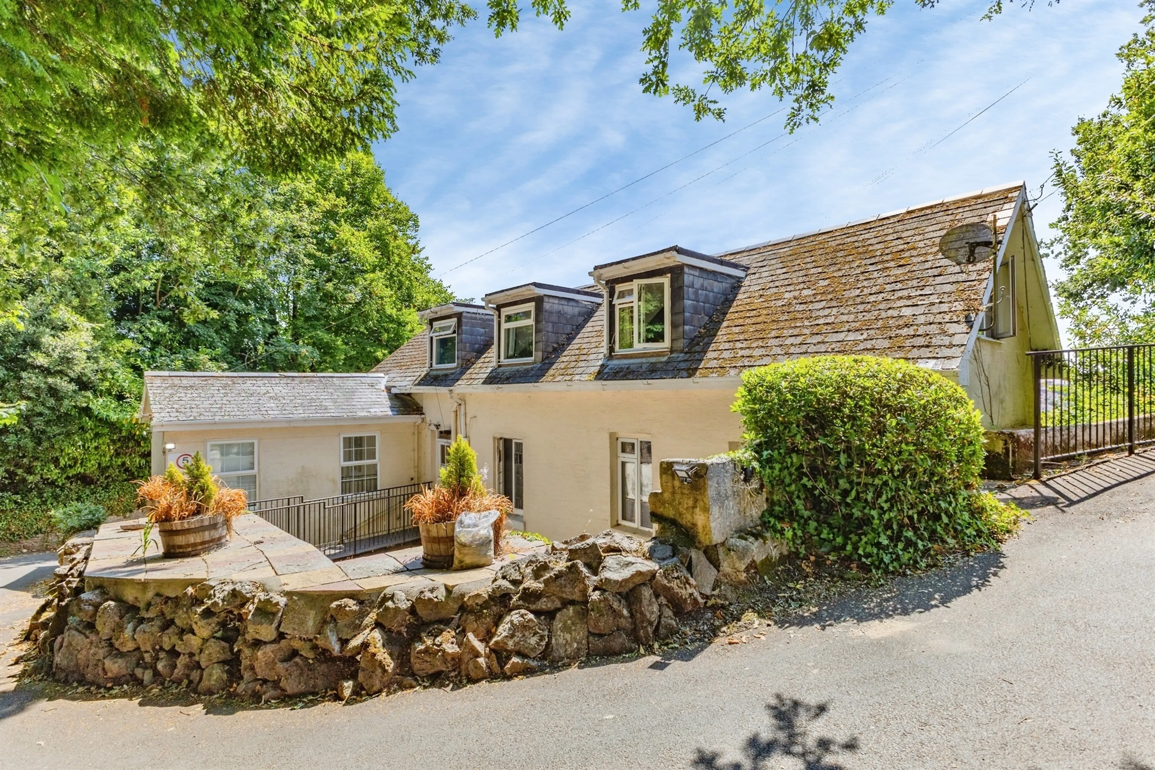 Property photo 0