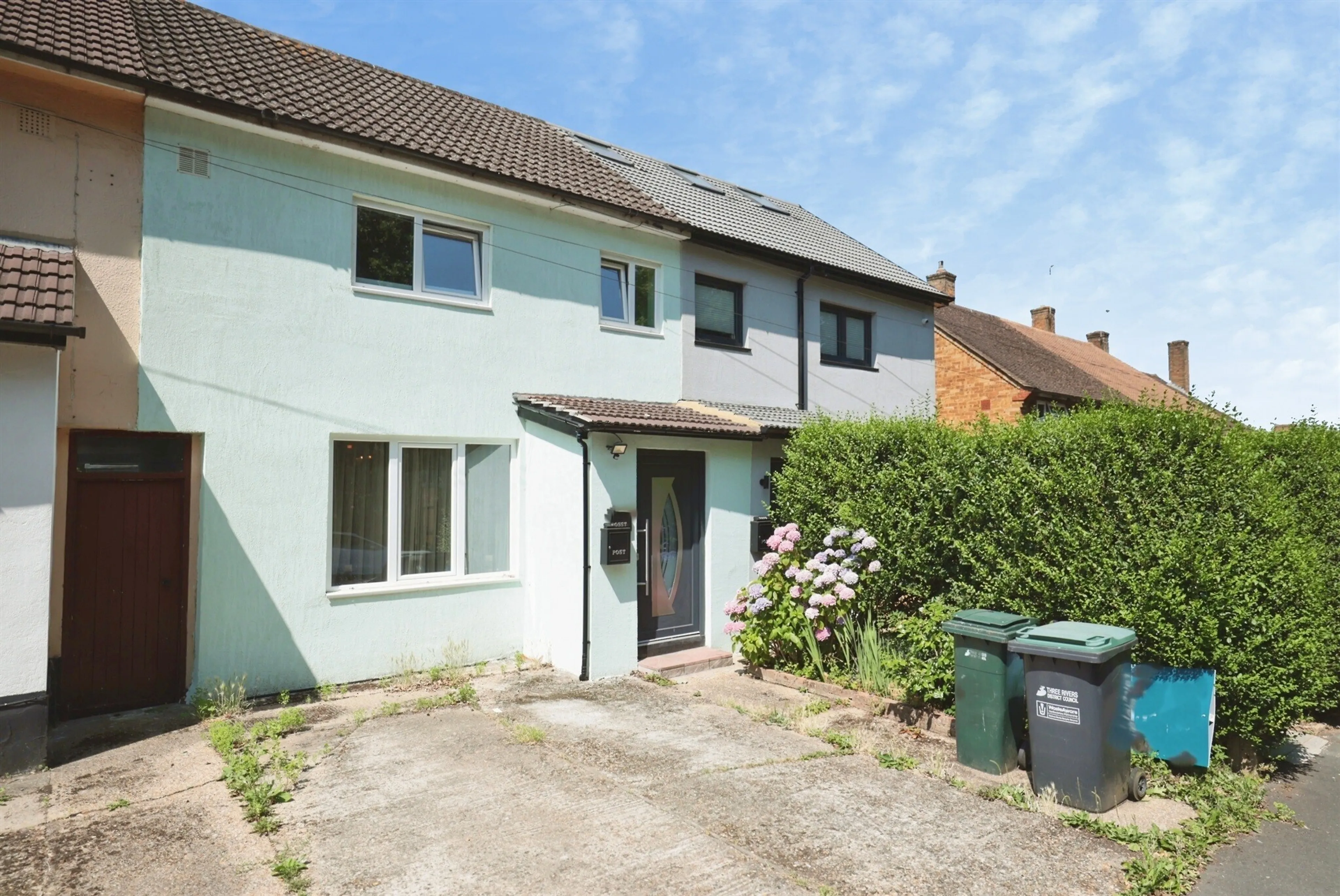 Property at Chilwell Gardens, WATFORD