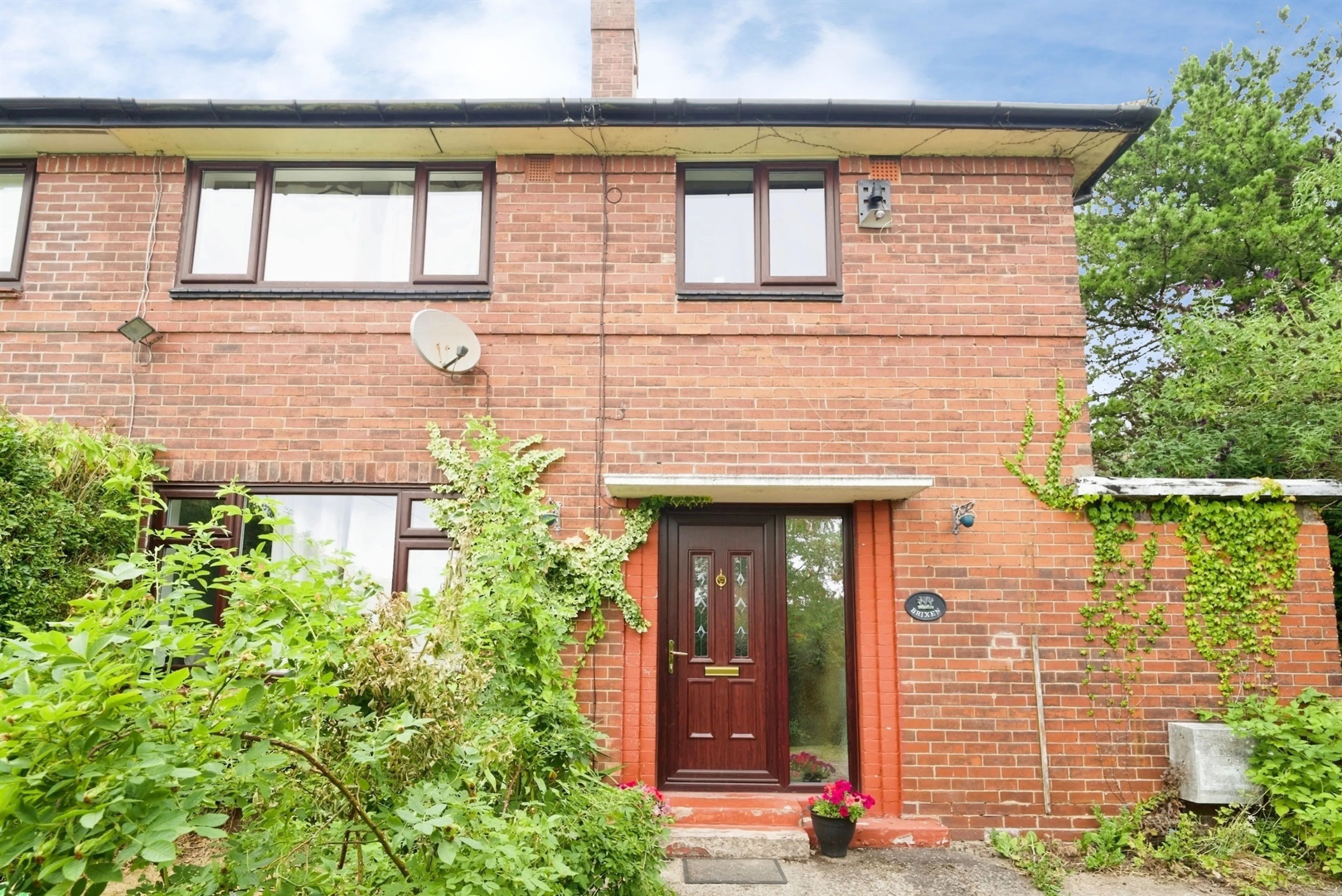 Property at Queenswood Close, Leeds