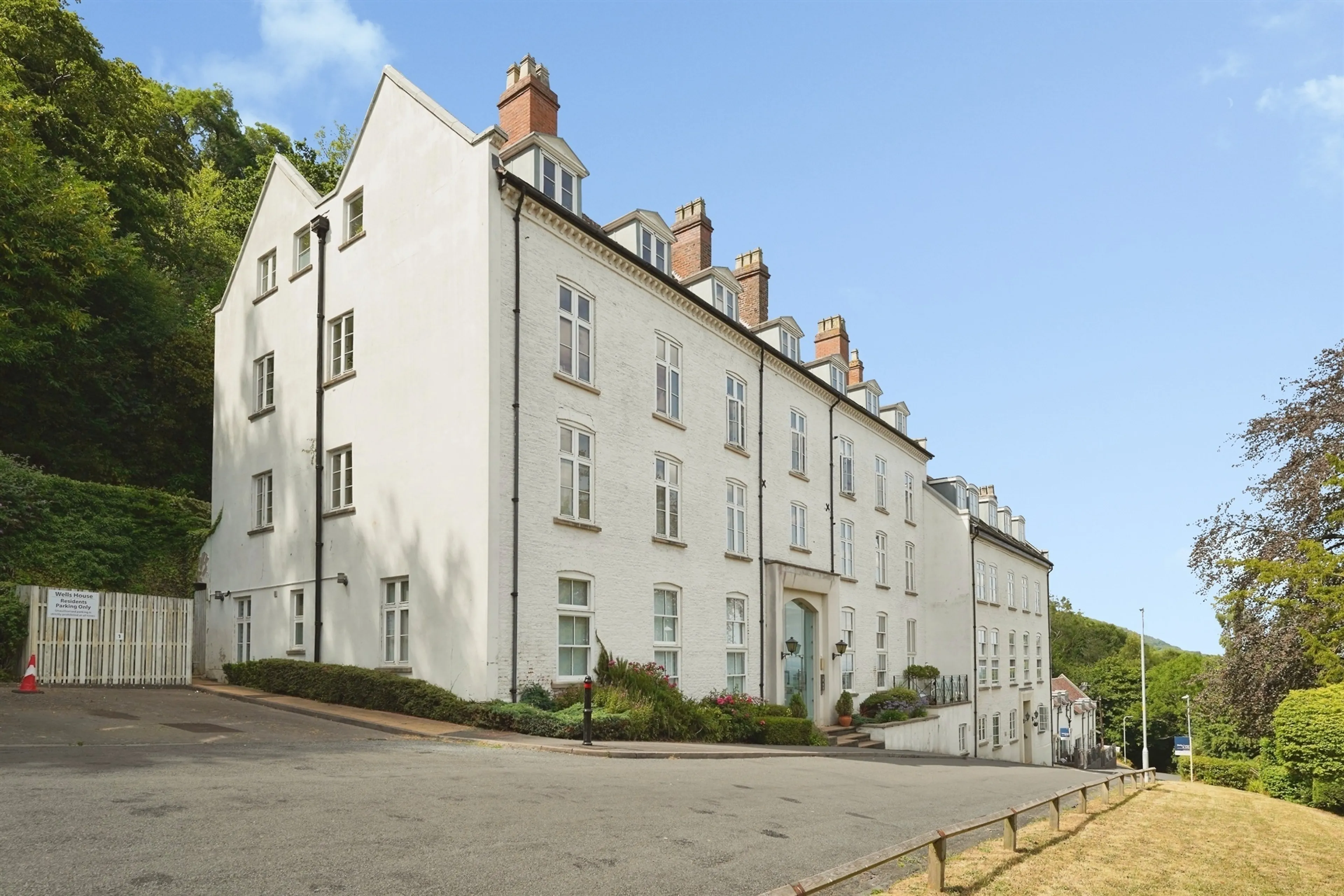 Property photo 0