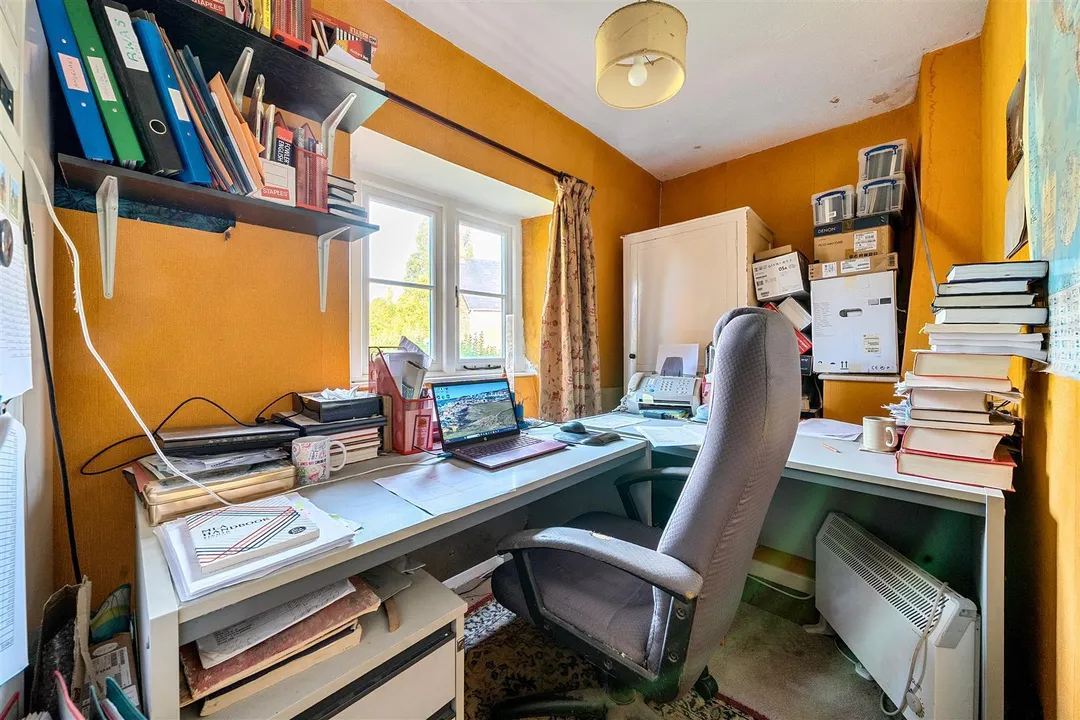 https://mr0.homeflow-assets.co.uk/files/photo/image/47924/0207/_x_/BJFf2pr3GUKzVbdGWJVBtA.jpg