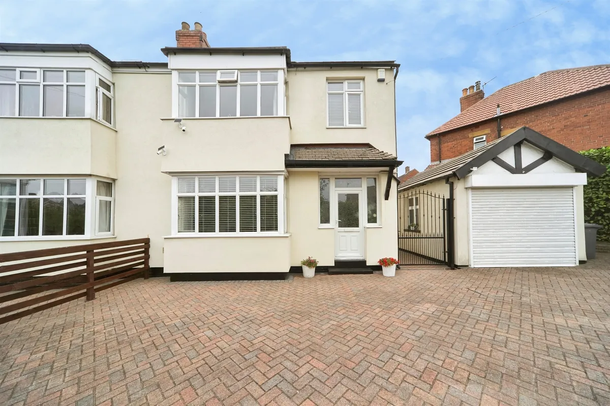 Tong Road, Leeds