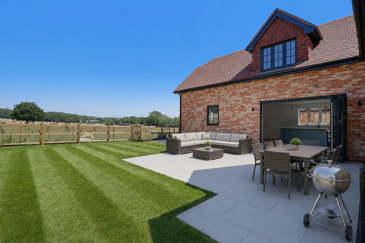 Old Farm Close, Charlwood, Surrey, RH6