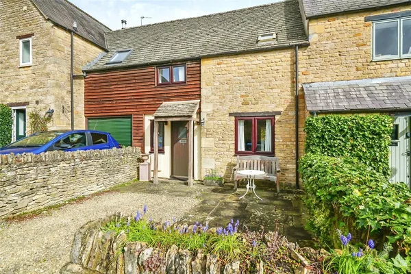Sylvester Close, Burford, Oxfordshire, OX18