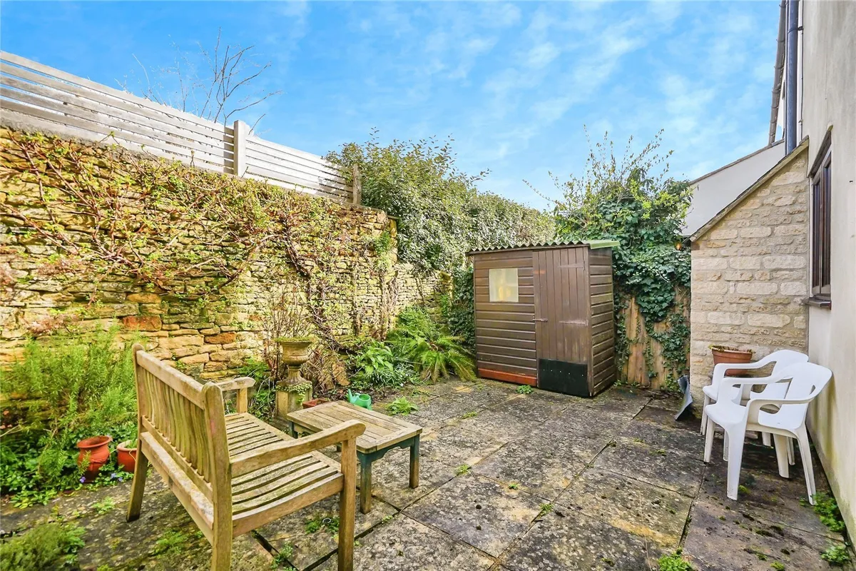 Sylvester Close, Burford, Oxfordshire, OX18