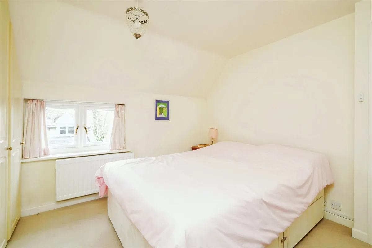 Sylvester Close, Burford, Oxfordshire, OX18