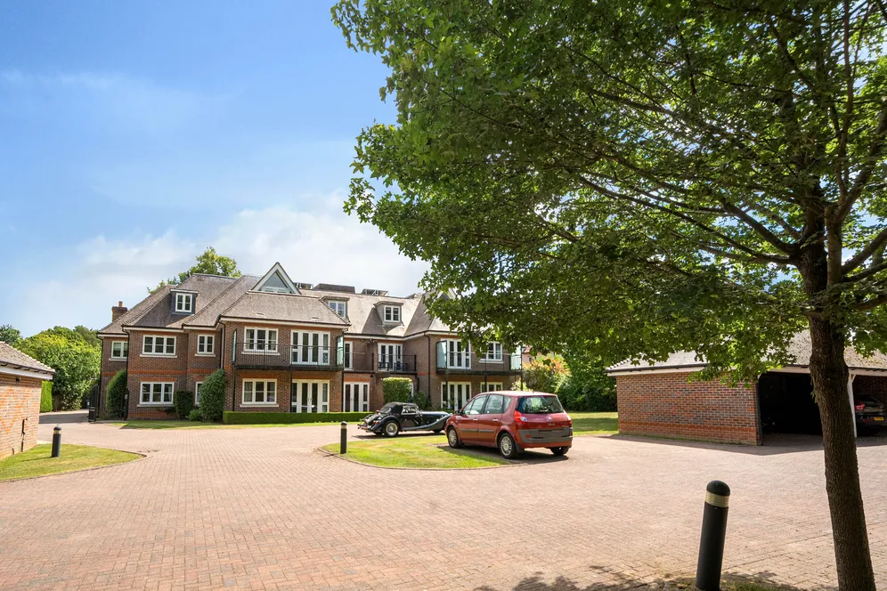 Gregories Road, Beaconsfield, HP9 photo 15