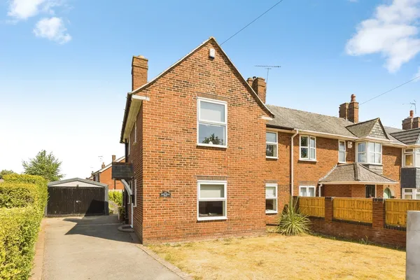 Wats Dyke Way, Wrexham, LL11