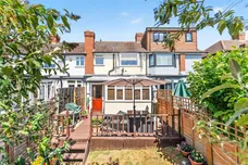 Seymour Avenue, Morden