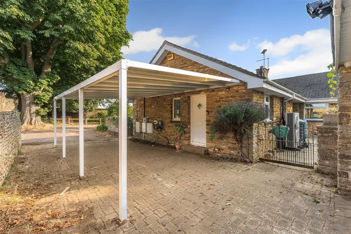 Property carousel image 20