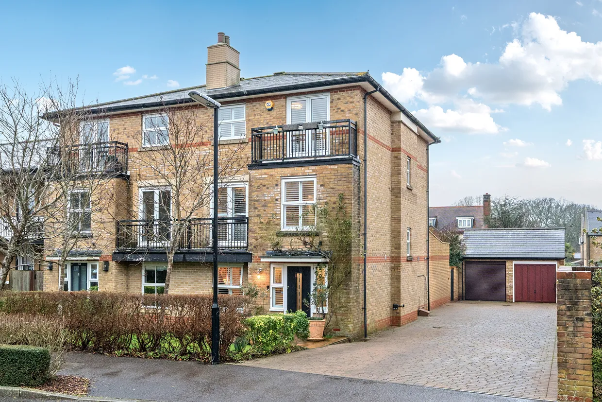 Weston Drive, Caterham, CR3 photo 7