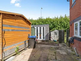 Sandown Drive, Chippenham thumb 2