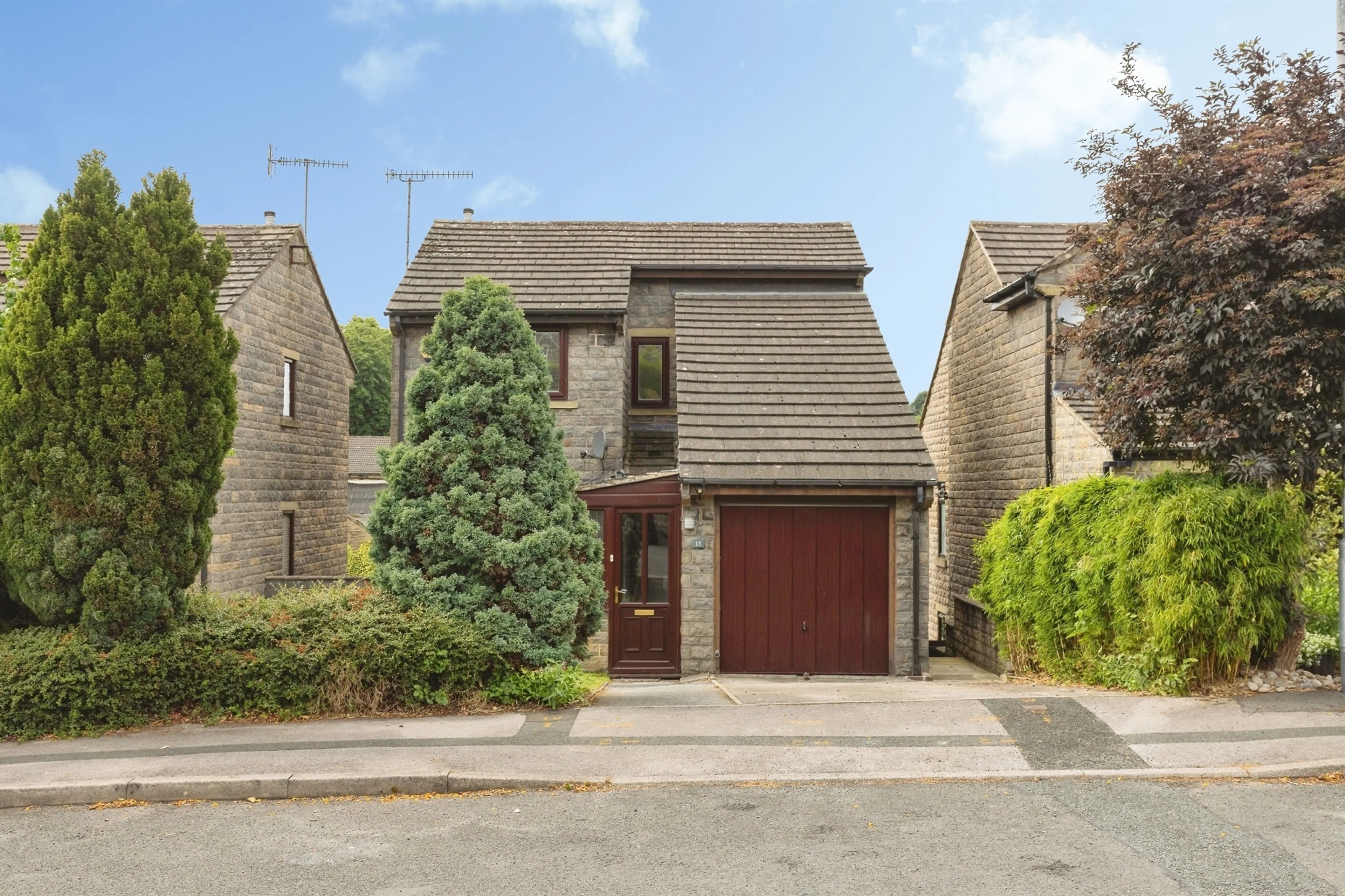 Property at Ling Park Avenue, Wilsden, Bradford
