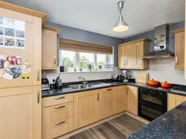 Ling Park Avenue, Wilsden, Bradford thumb 3