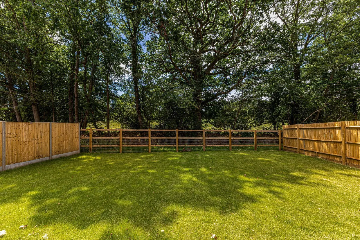 Oakland Grove Ridgley Road, Godalming, GU8 photo 13