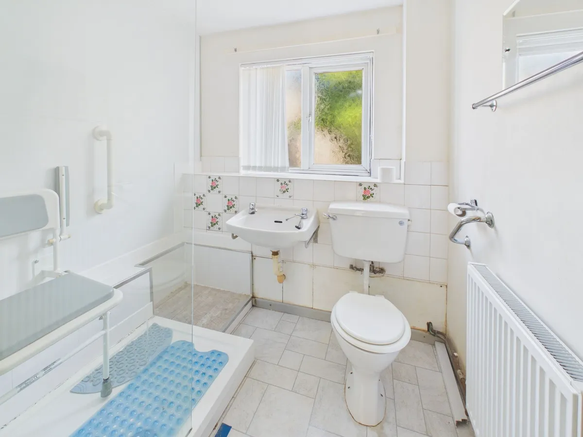 Vincent Close, Barry, CF63