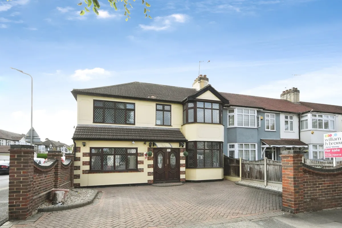 Belgrave Avenue, Romford