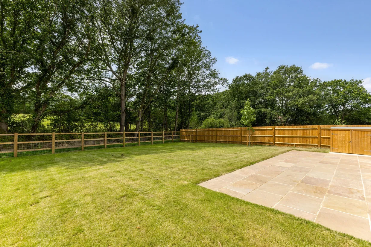 Oakland Grove, Ridgley Road, Godalming, GU8 photo 14