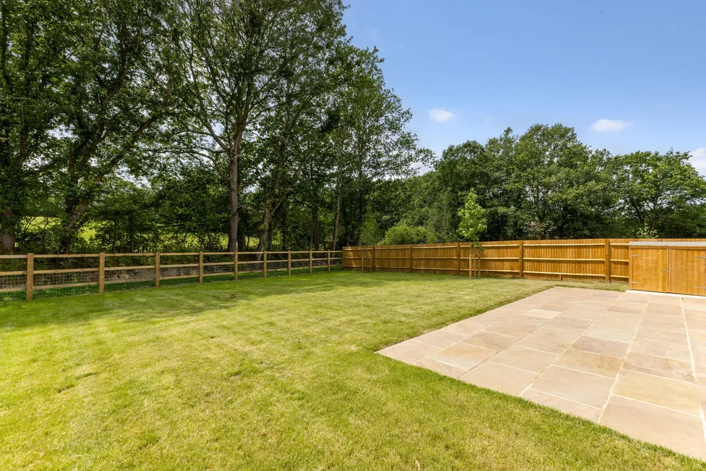 Oakland Grove, Ridgley Road, Godalming, GU8 photo 14
