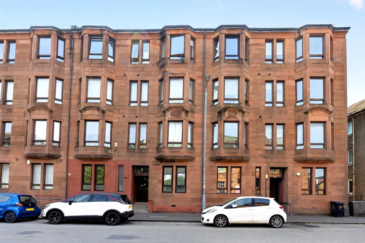 Renfield Street, Renfrew