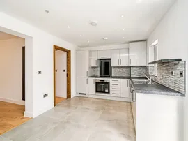 Alvista Avenue, Taplow, Maidenhead thumb 3