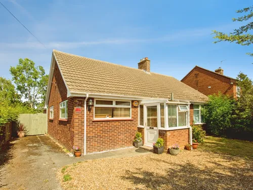 Cambridge Road, Oakington, Cambridgephoto