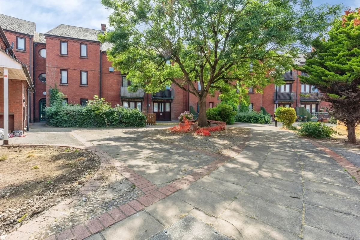 Great Northern Court, Grantham