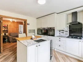 Barnstone Vale, WAKEFIELD thumb 3